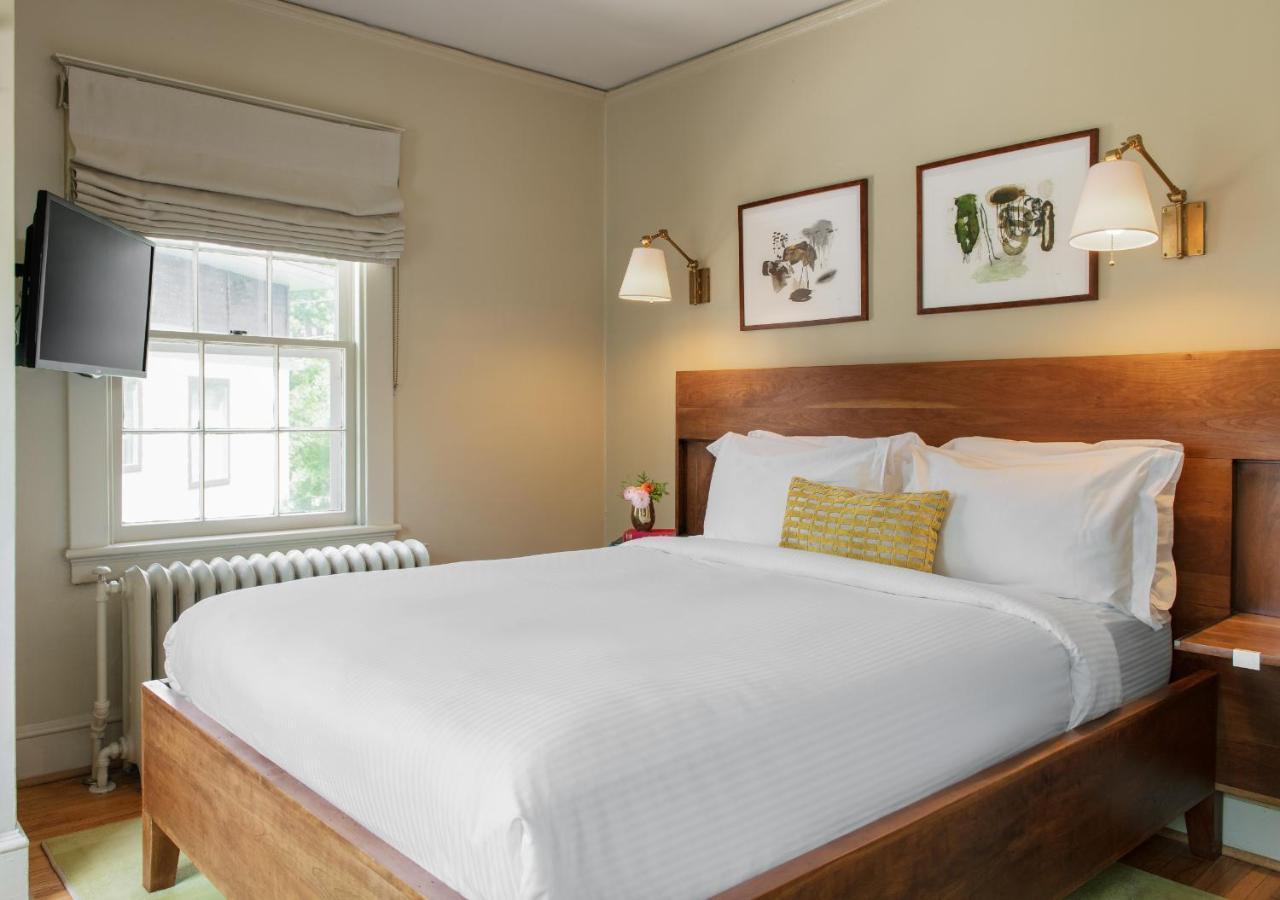 Oakhurst Inn At The University Charlottesville Exterior foto